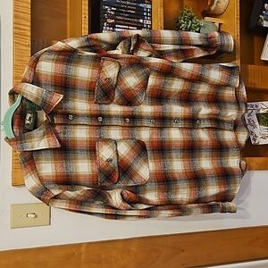 Men's stillwater plaid shirt. Red, black, tan and white plaid, size Large.